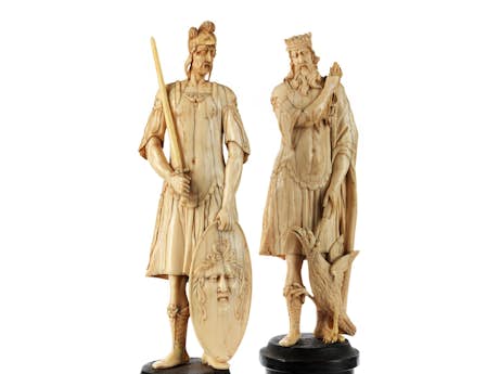 Zwei in Elfenbein geschnitzte Figuren antiker Göttergestalten